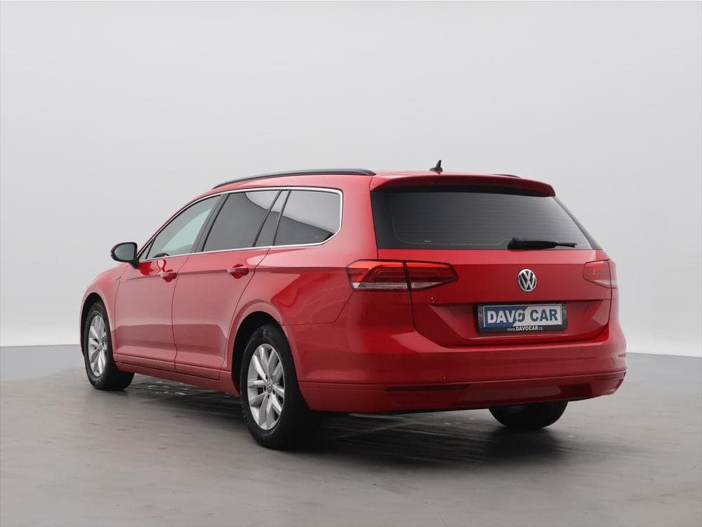 2019 Volkswagen PASSAT - 5