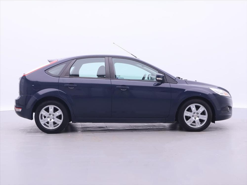 2010 Ford FOCUS - 8