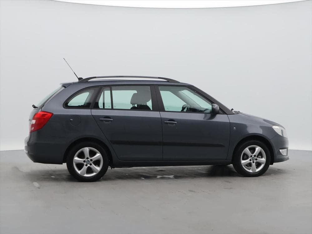 2011 Škoda FABIA - 8
