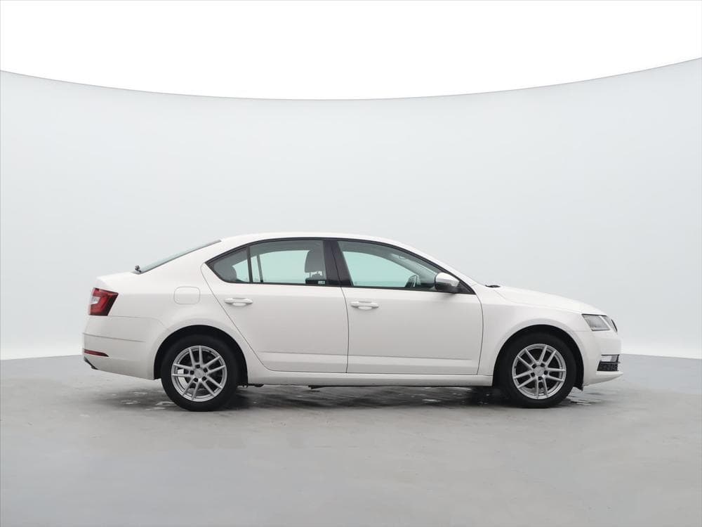 2018 Škoda OCTAVIA - 8