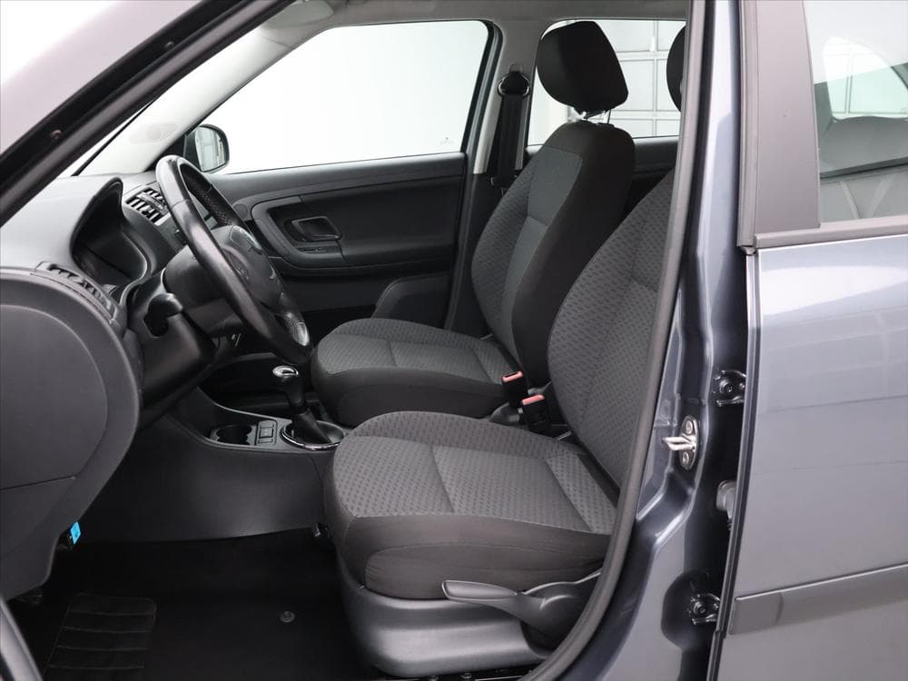2011 Škoda FABIA - 11