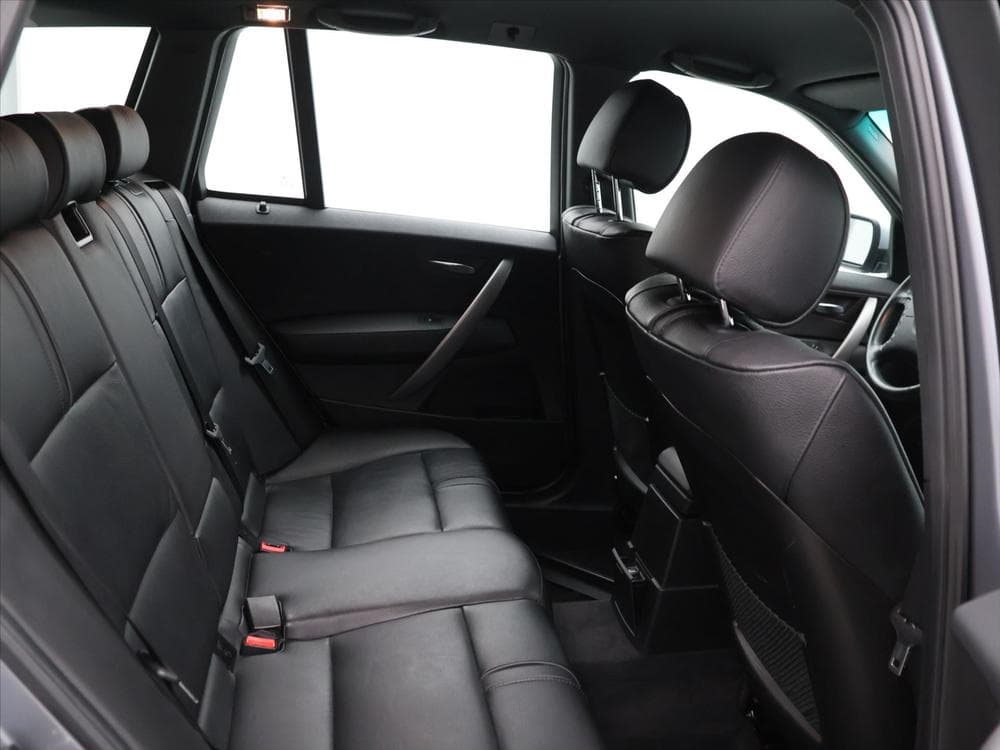 2005 BMW X3 - 13