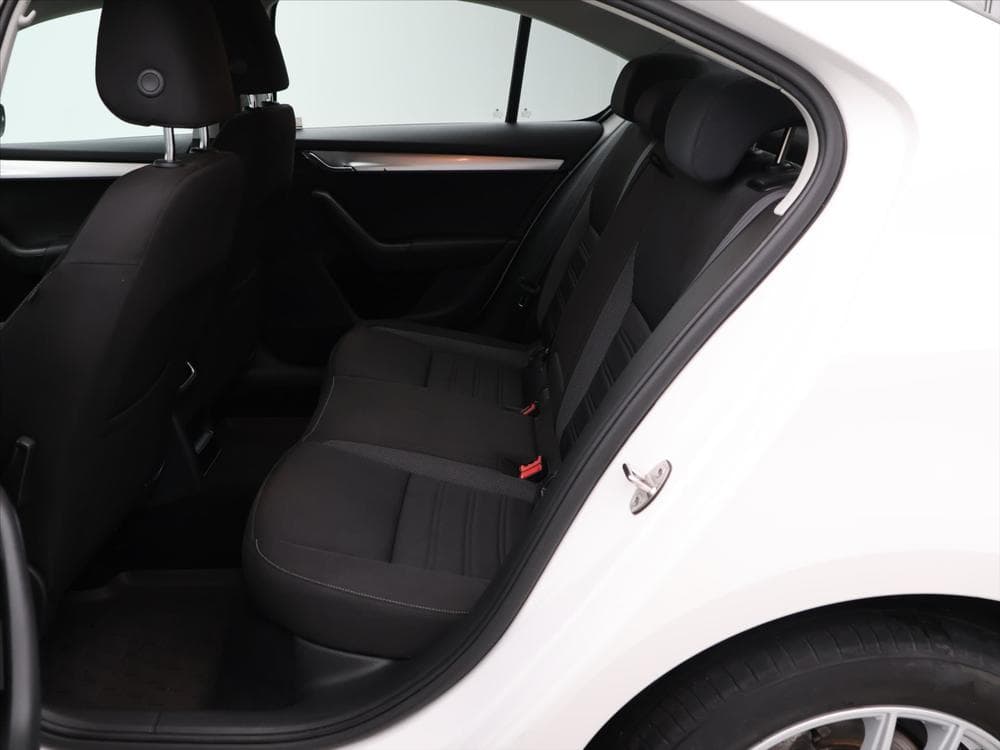 2018 Škoda OCTAVIA - 14