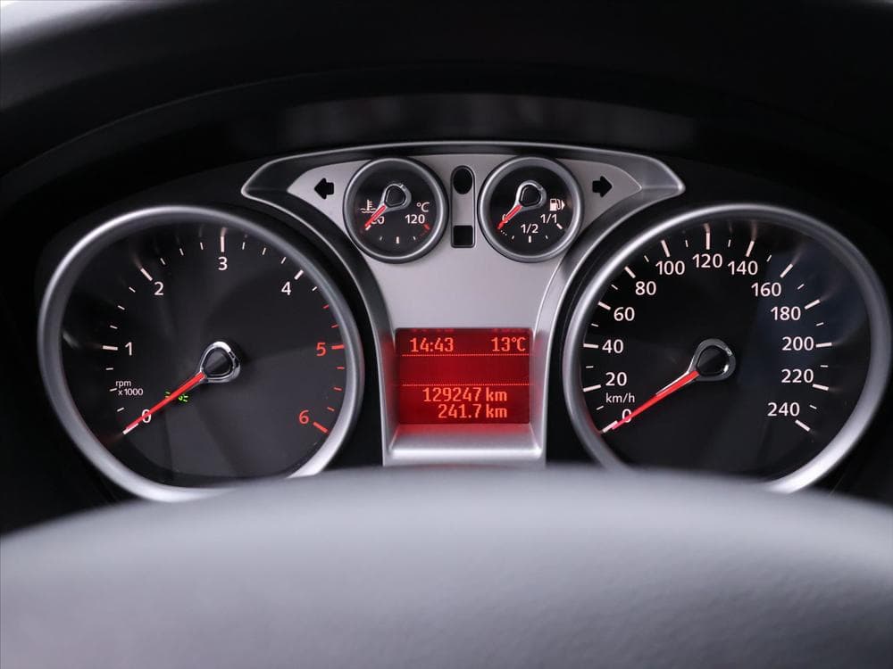 2010 Ford FOCUS - 15