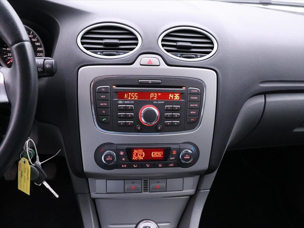 2010 Ford FOCUS - 16
