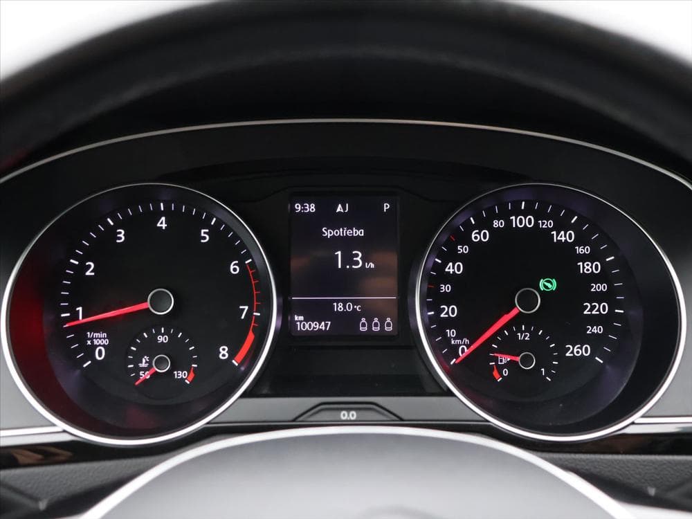 2016 Volkswagen PASSAT - 17