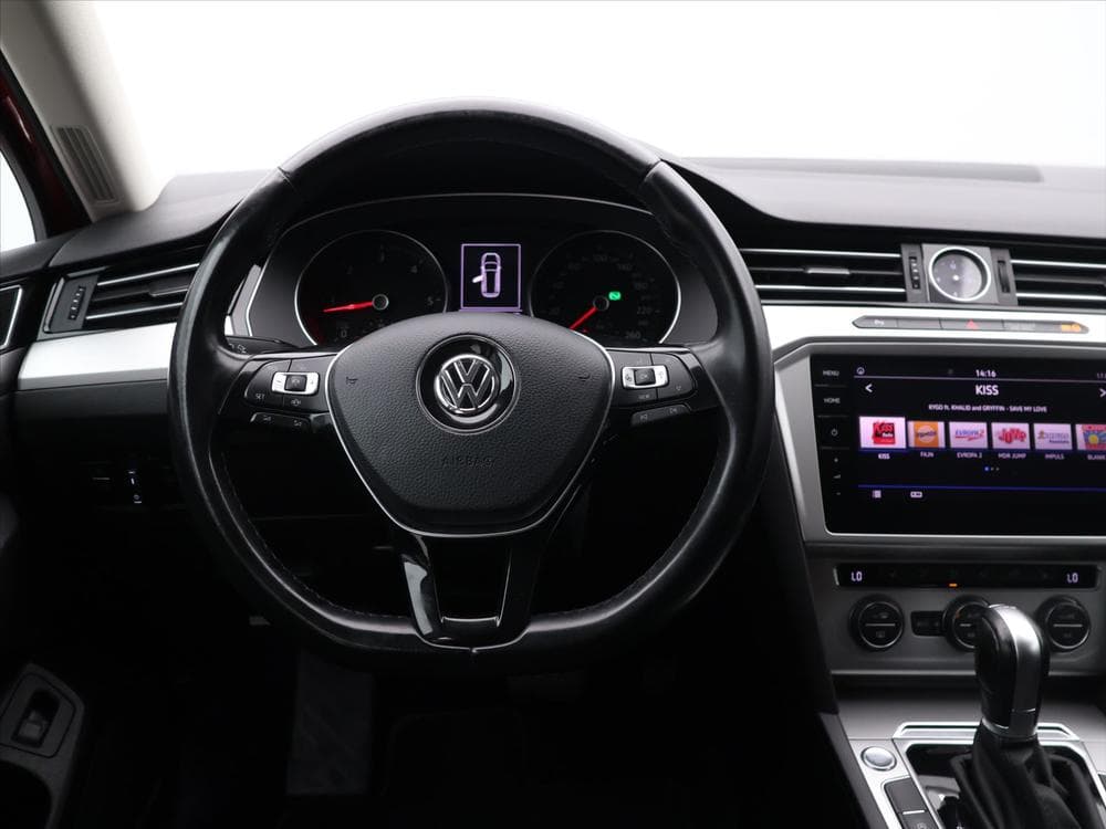 2019 Volkswagen PASSAT - 17