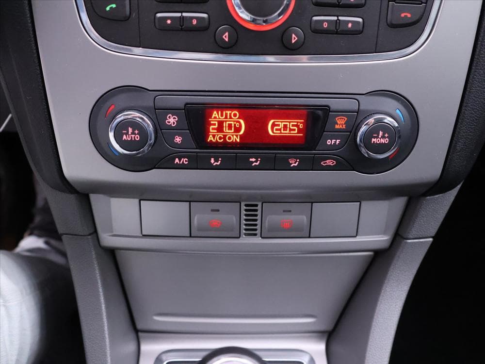 2010 Ford FOCUS - 17