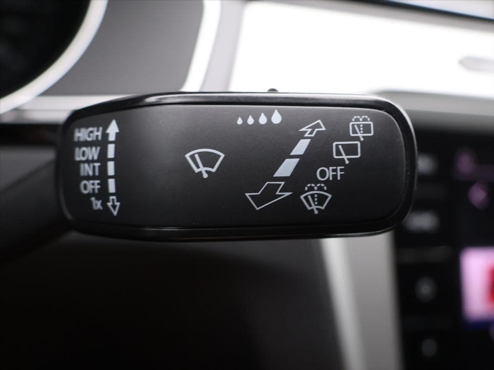 2019 Volkswagen PASSAT - 18
