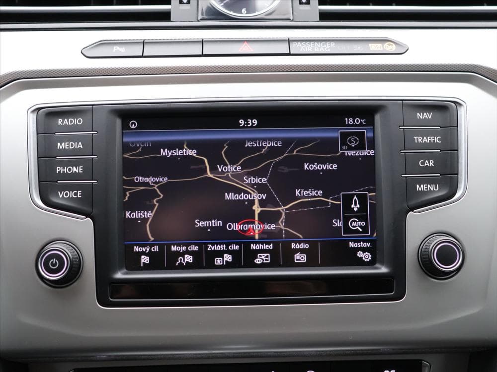 2016 Volkswagen PASSAT - 19
