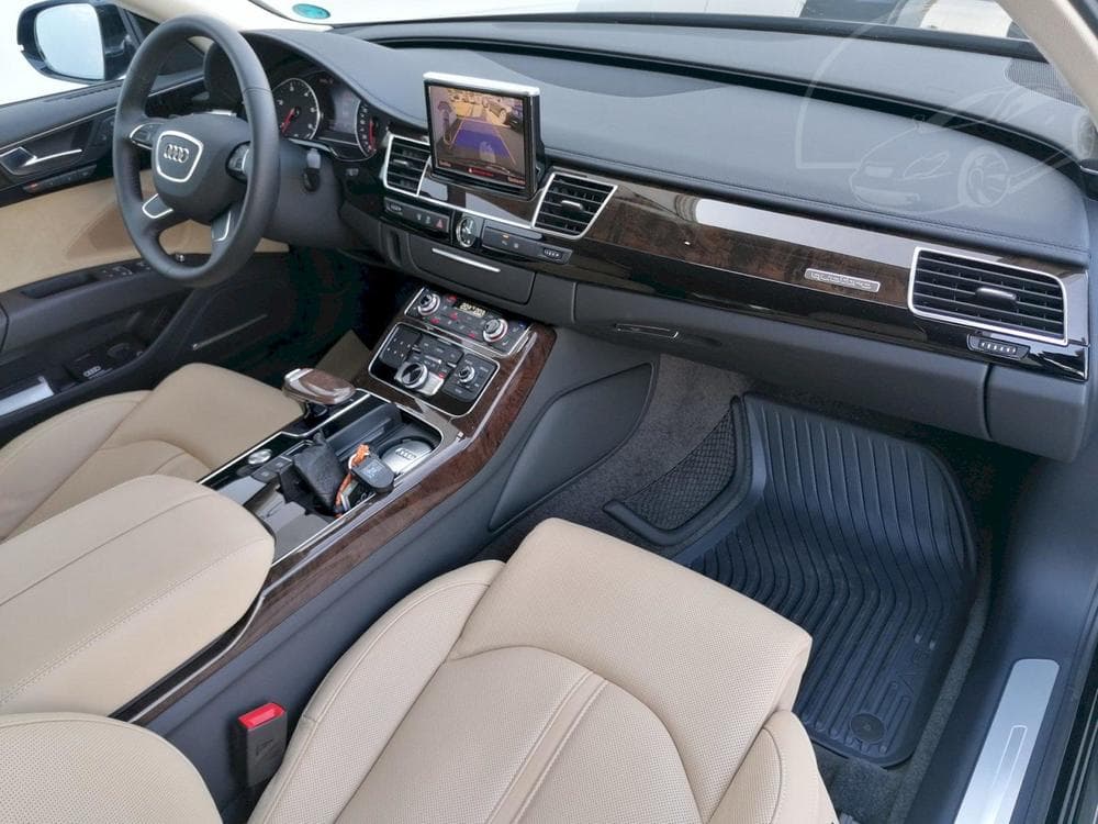 2010 Audi A8 - 17