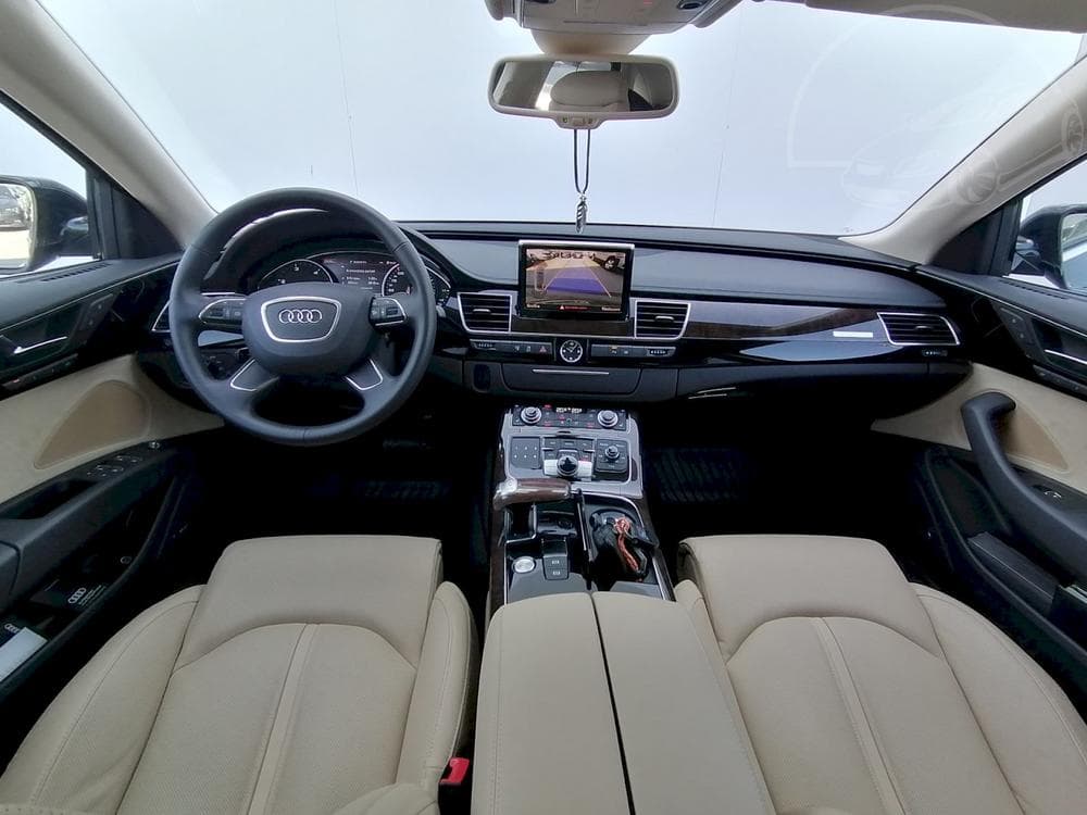 2010 Audi A8 - 21