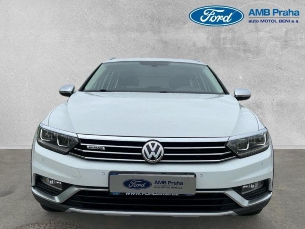 2018 Volkswagen PASSAT - 2