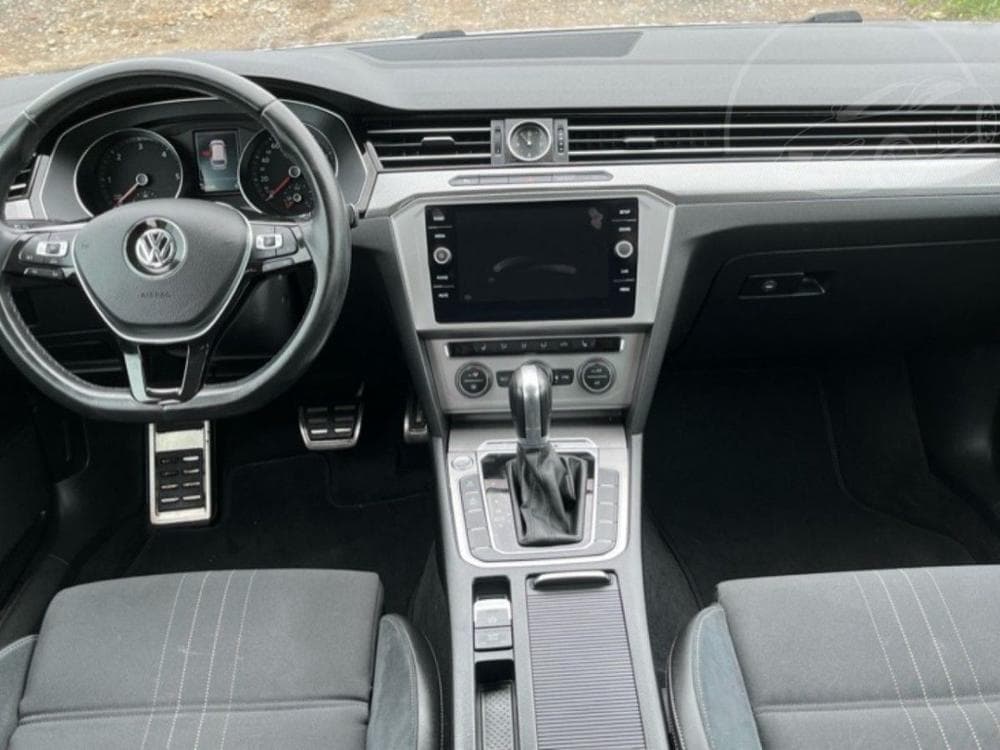 2018 Volkswagen PASSAT - 8