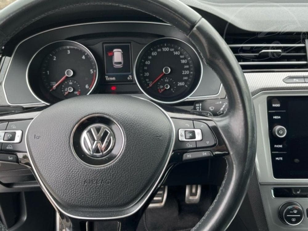 2018 Volkswagen PASSAT - 9