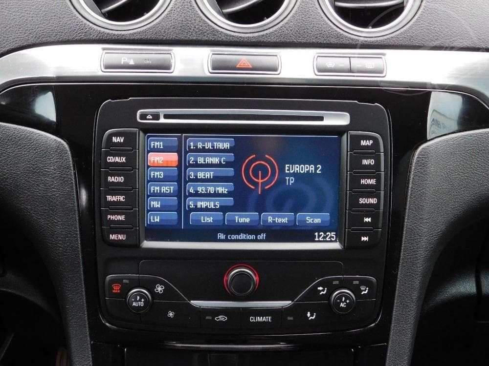 2012 Ford S-Max - 11