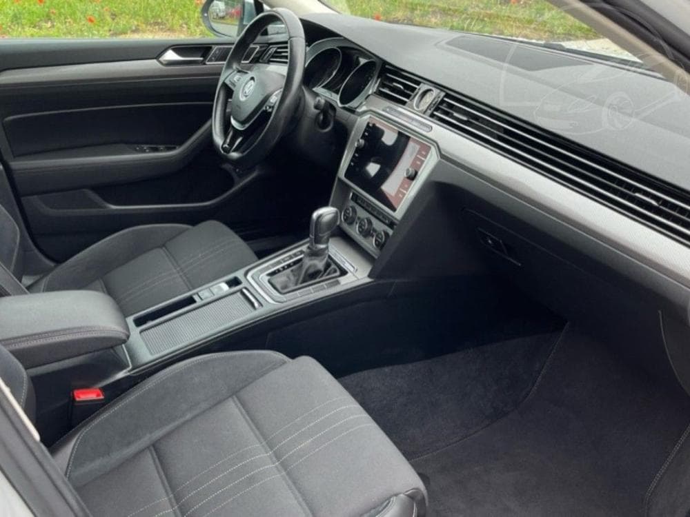 2018 Volkswagen PASSAT - 13