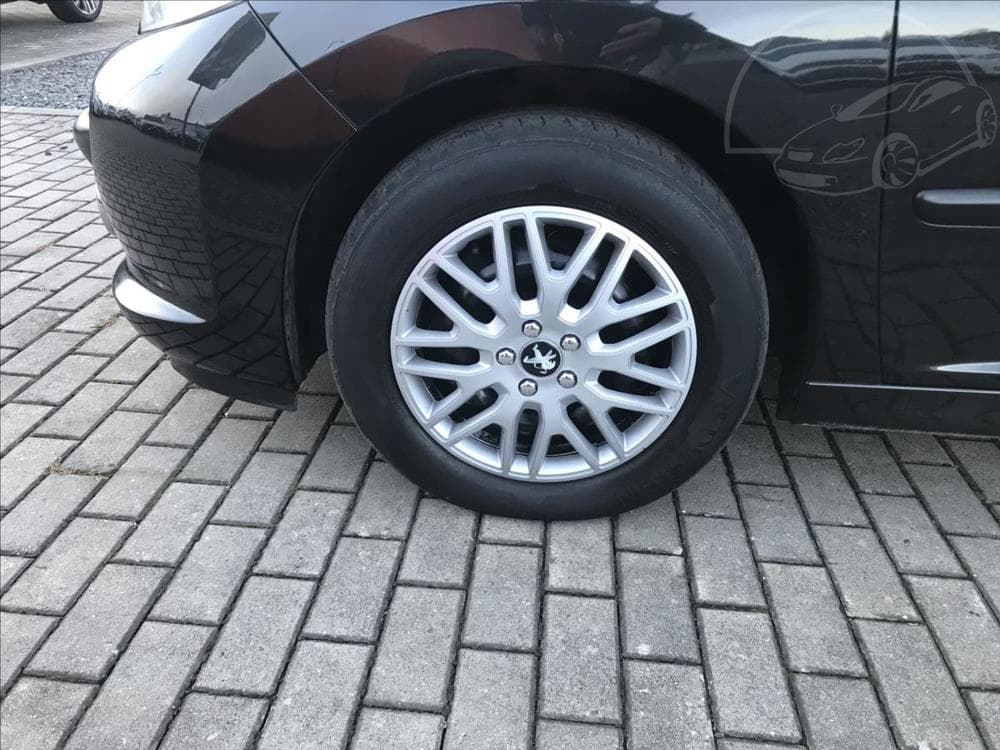 2008 Peugeot 207 - 11