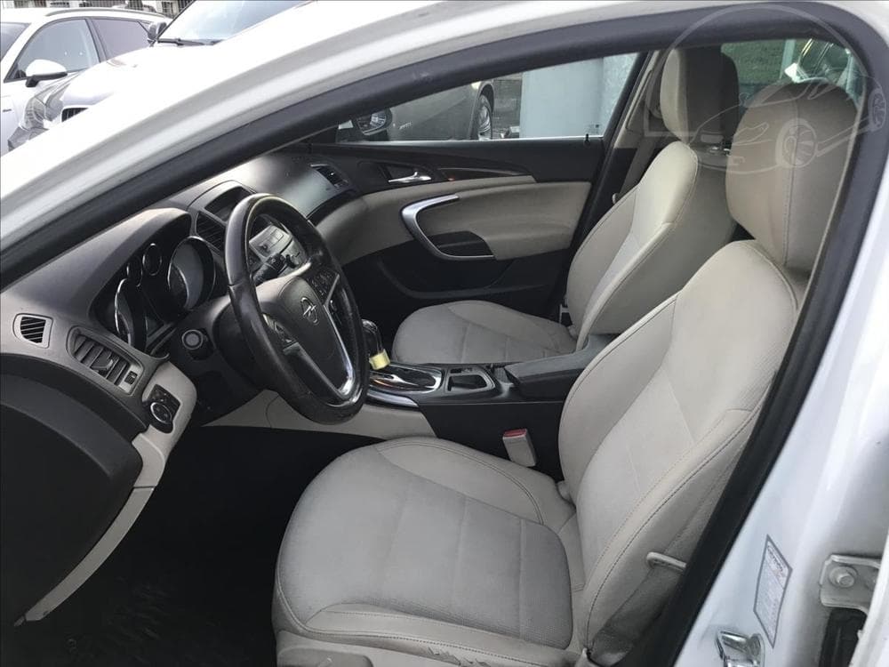 2010 Opel INSIGNIA - 10