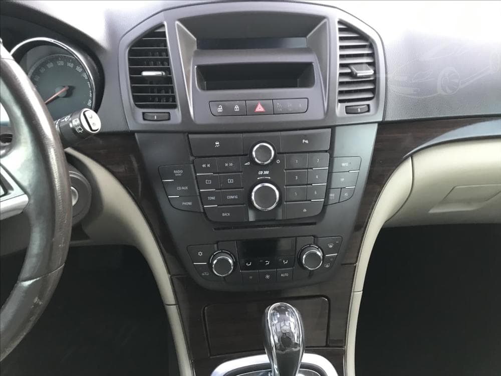 2010 Opel INSIGNIA - 13