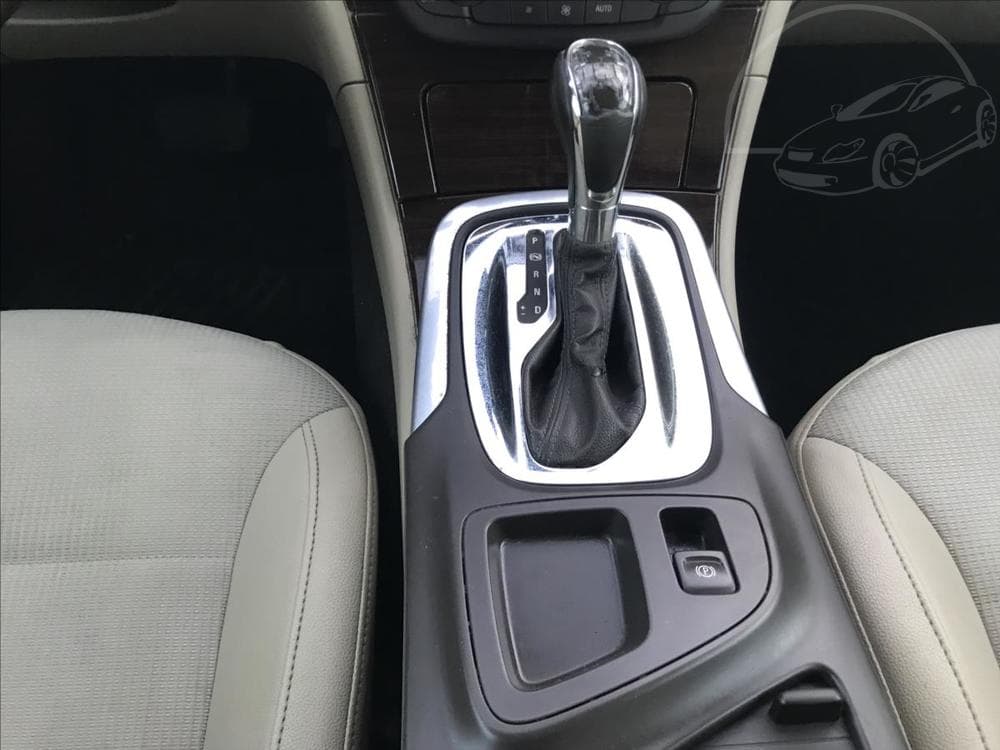 2010 Opel INSIGNIA - 14