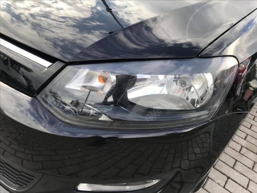 2010 Volkswagen POLO - 9