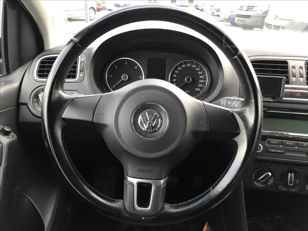 2010 Volkswagen POLO - 14