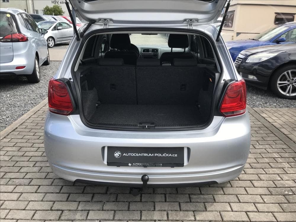 2011 Volkswagen POLO - 8