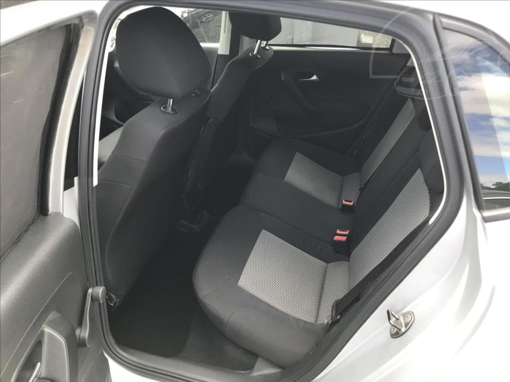 2011 Volkswagen POLO - 14