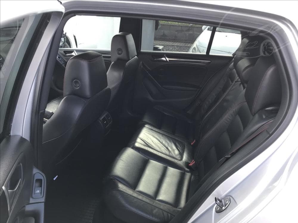 2010 Volkswagen GOLF - 9