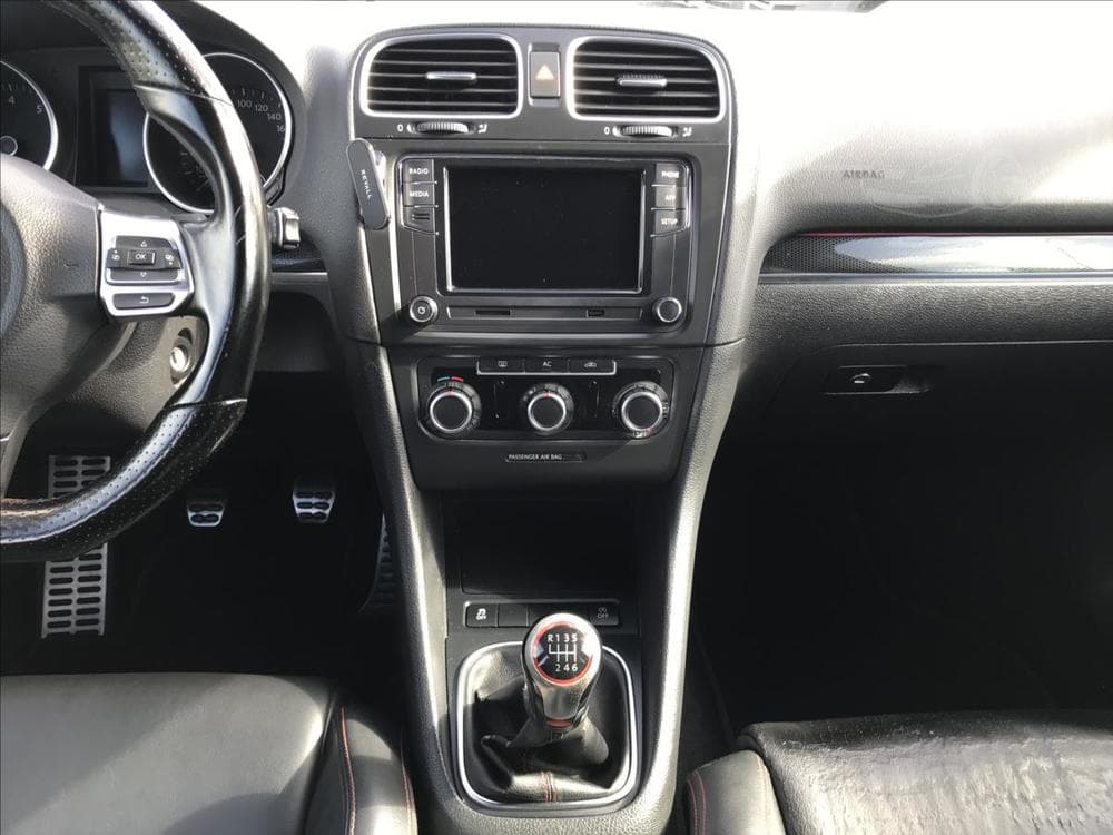 2010 Volkswagen GOLF - 12