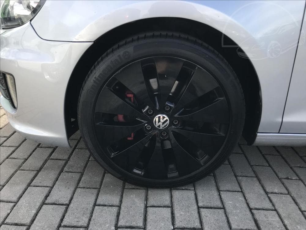 2010 Volkswagen GOLF - 15