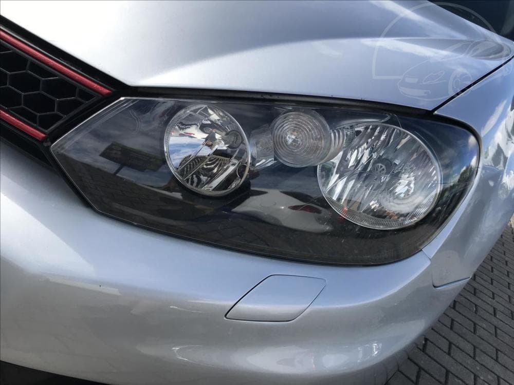 2010 Volkswagen GOLF - 16
