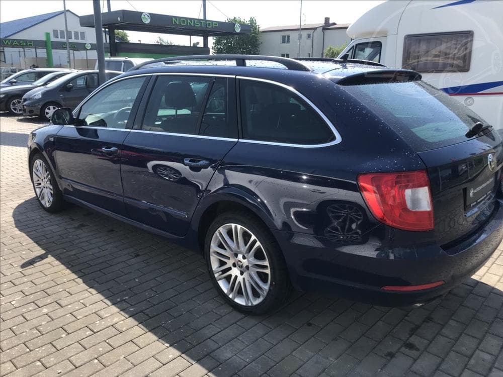 2011 Škoda SUPERB - 5