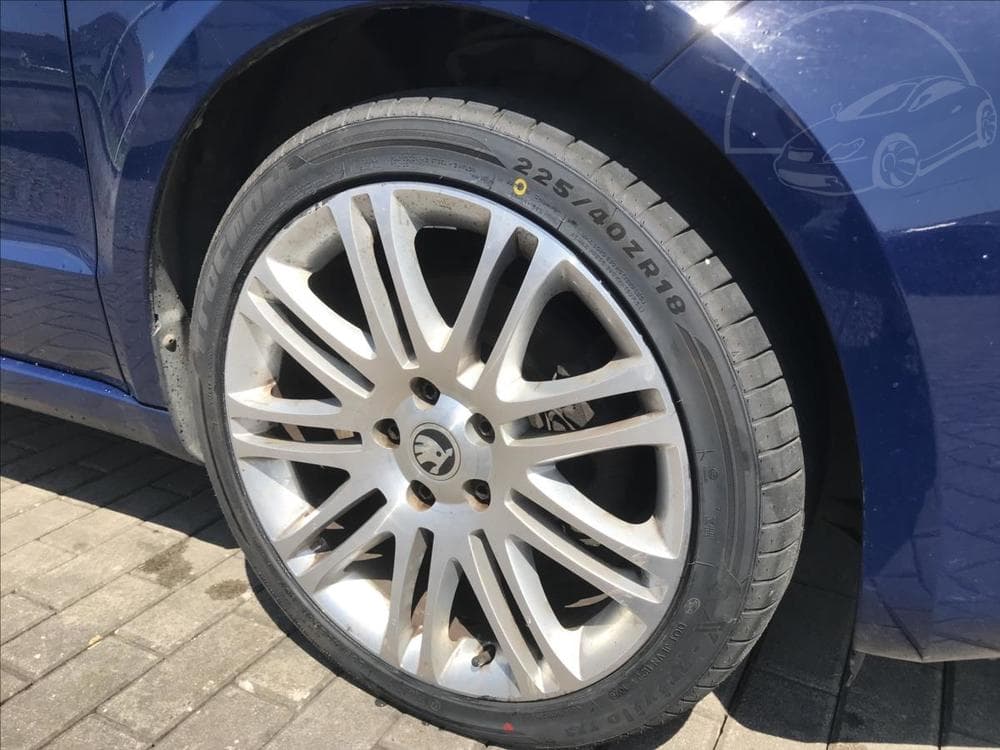 2011 Škoda SUPERB - 10