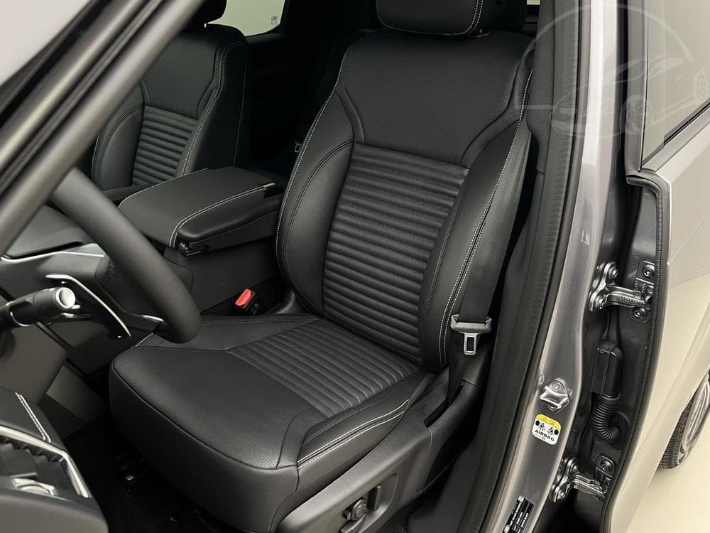 2025 Land Rover DISCOVERY - 28