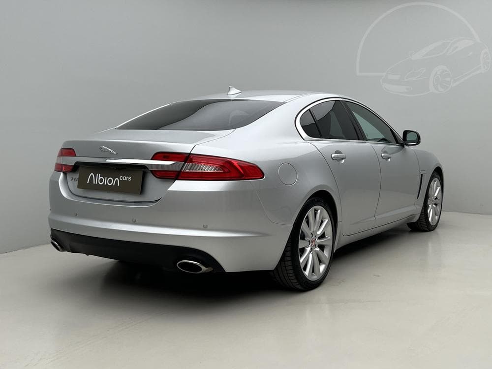 2013 Jaguar Xf - 12