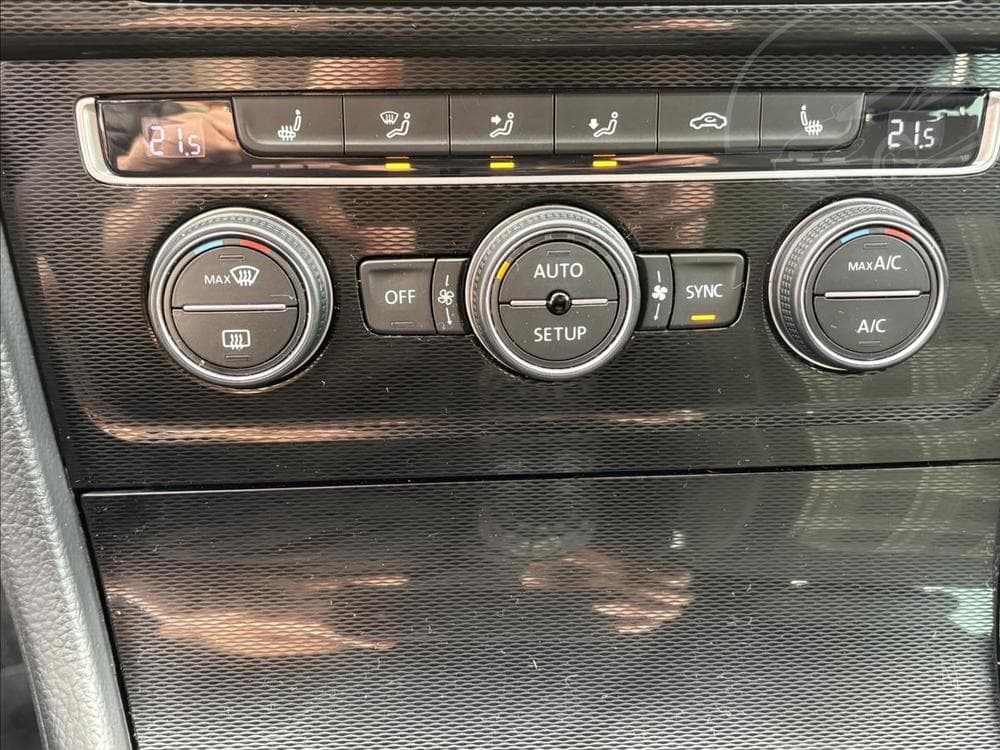 2013 Volkswagen Golf - 14