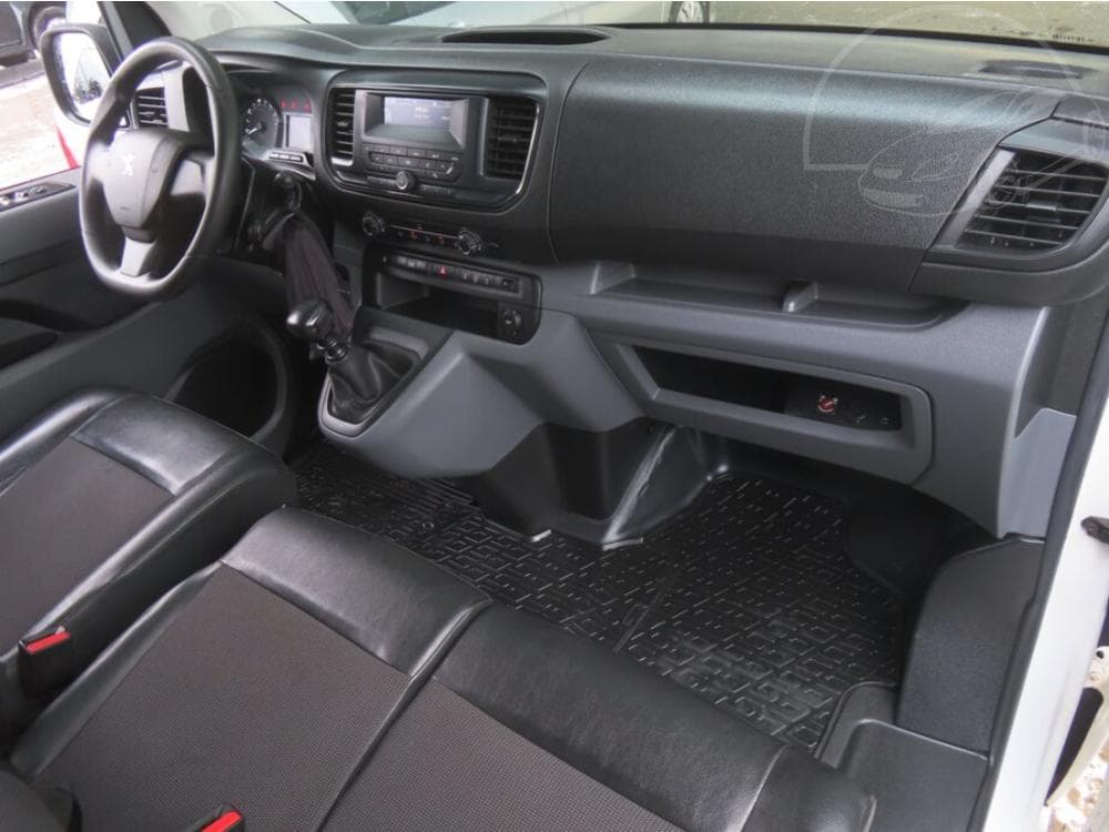 2018 Peugeot Expert - 8