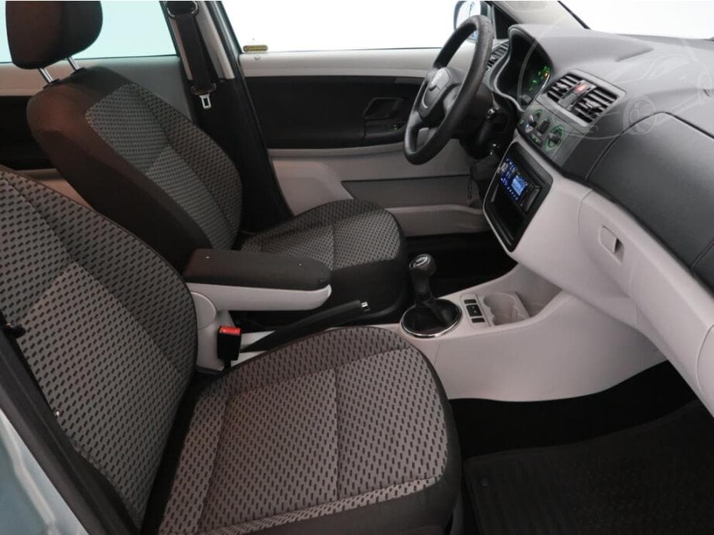 2011 Škoda FABIA - 17