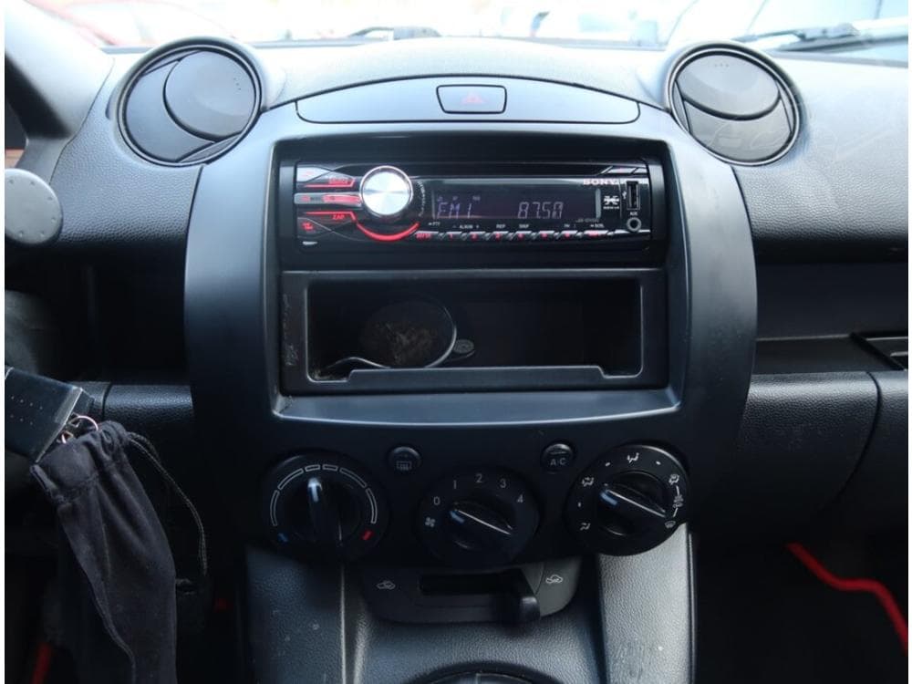 2008 Mazda 2 - 11