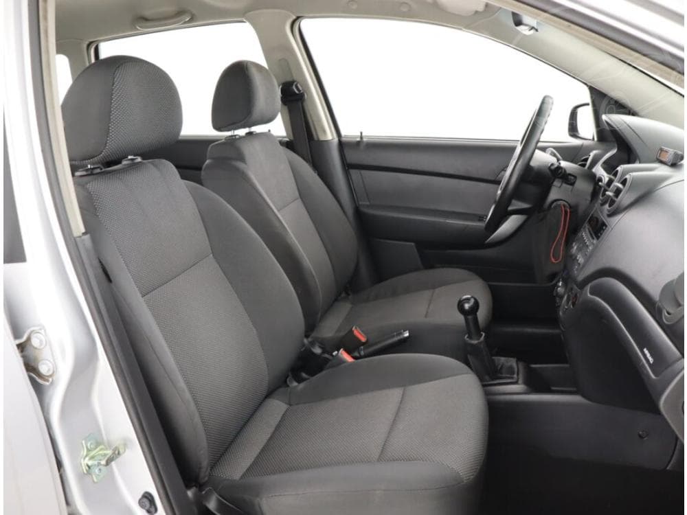 2010 Chevrolet AVEO - 9