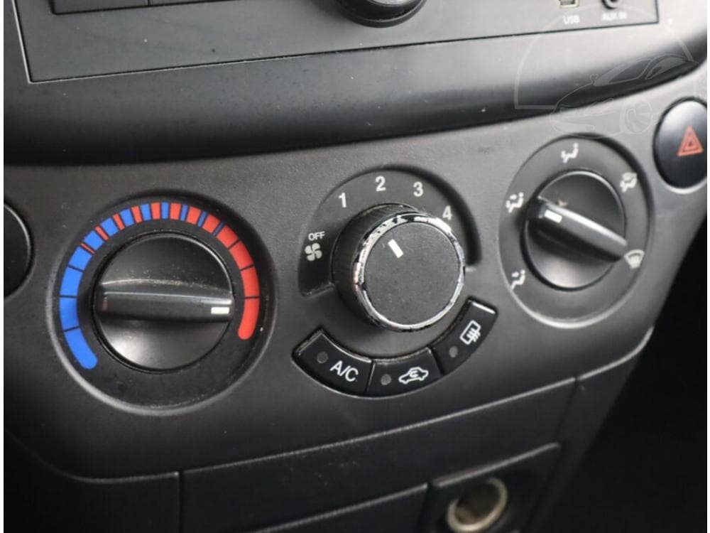 2010 Chevrolet AVEO - 14