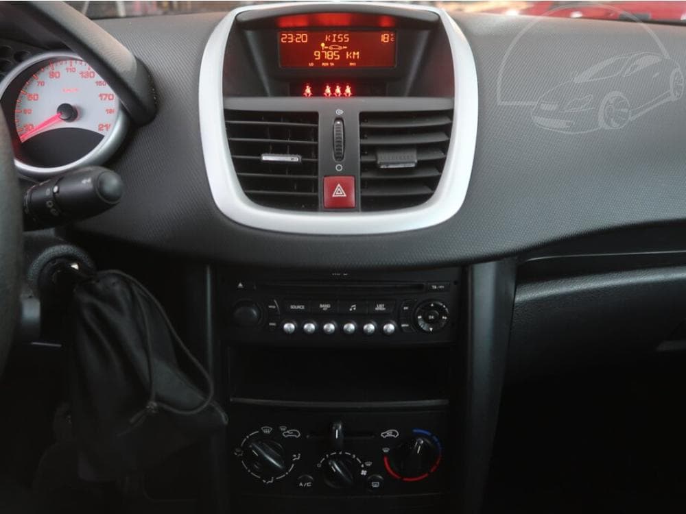 2008 Peugeot 207 - 12