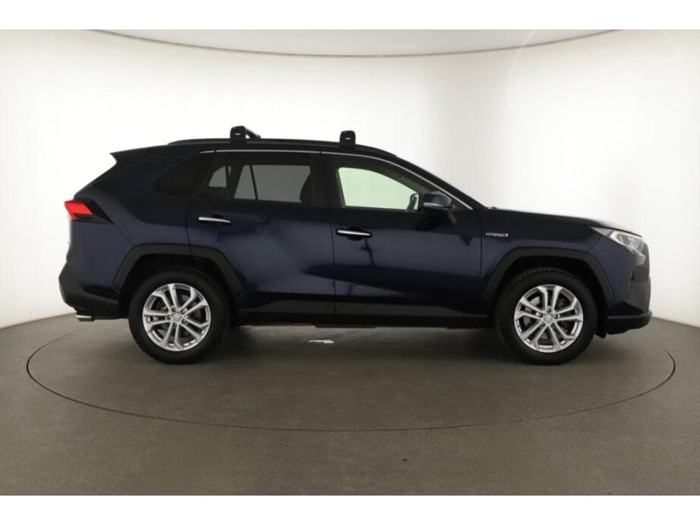 2019 Toyota RAV4 - 11