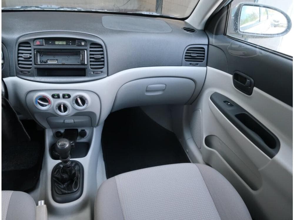 2008 Hyundai ACCENT - 8