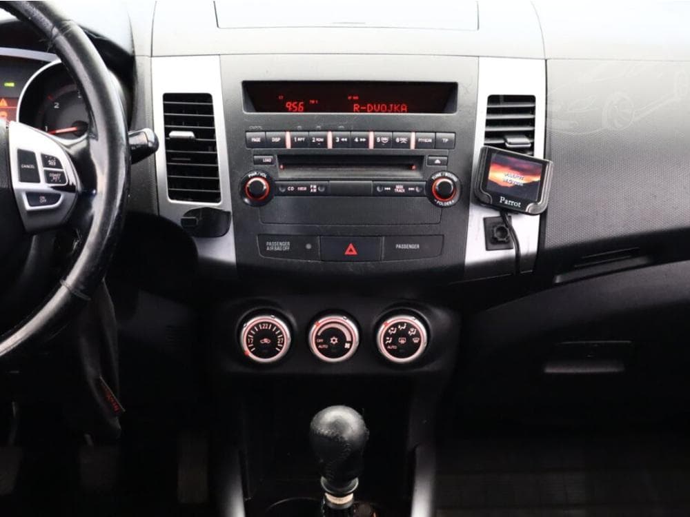 2008 Mitsubishi OUTLANDER - 9