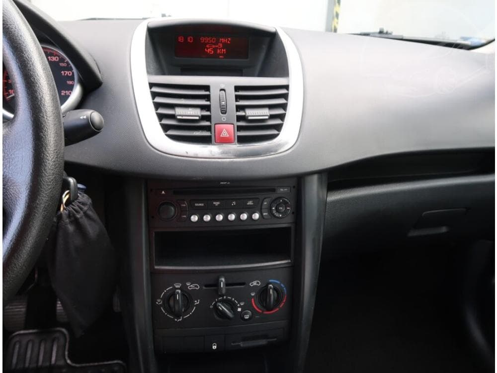 2008 Peugeot 207 - 12