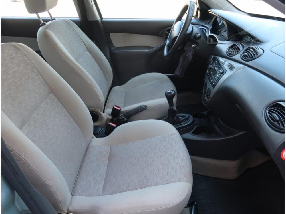 2003 Ford FOCUS - 9