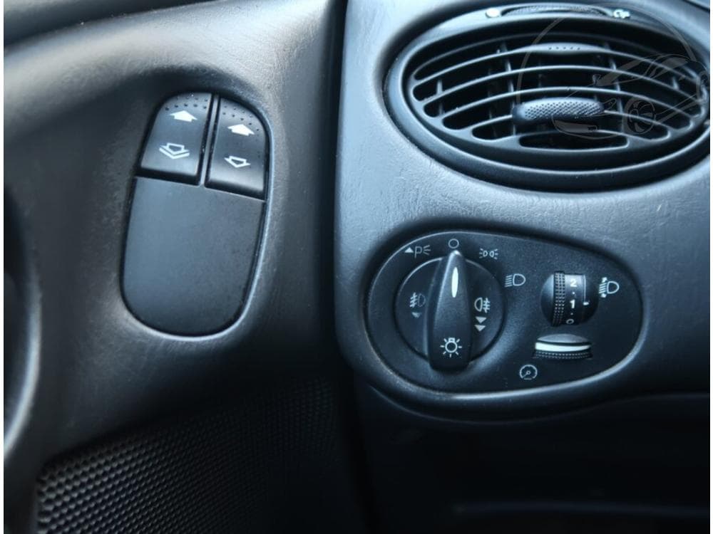 2003 Ford FOCUS - 15